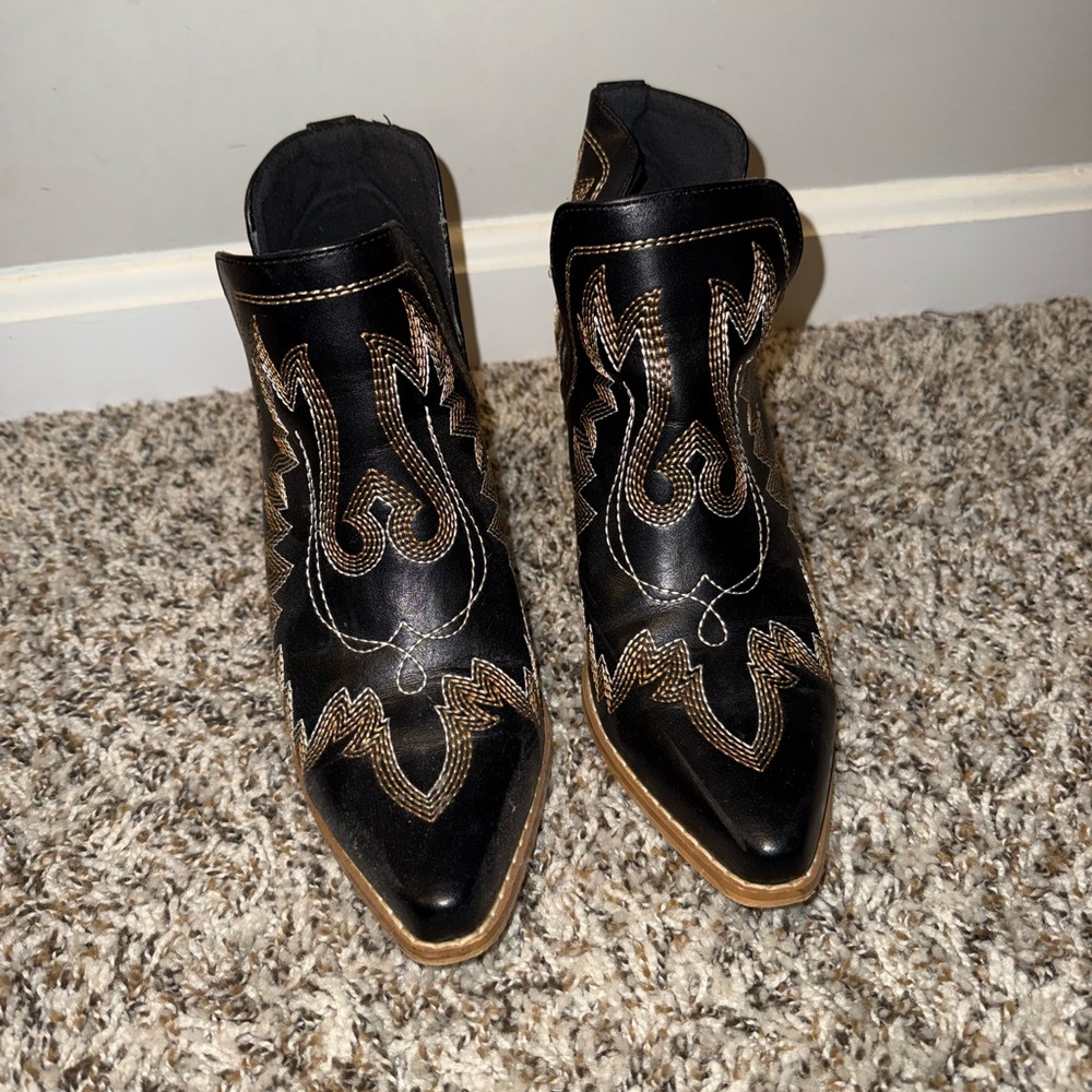 Ankle Cowgirl Booties